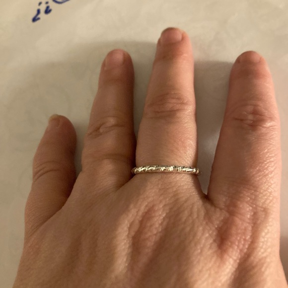 Silver braided costume ring - Picture 3 of 4